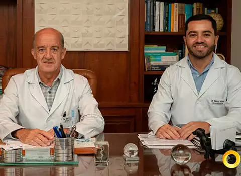 Doctor Cesar Motta with other doctors